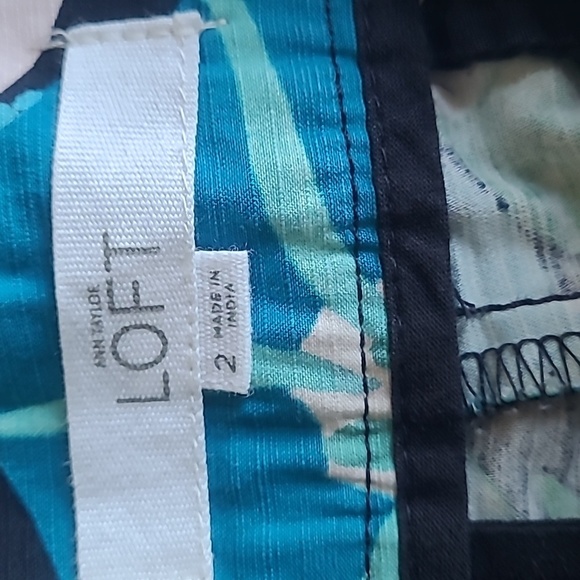 LOFT Riviera Navy Blue Floral Tropical Print Tailored Cotton Blend Summer Shorts - Picture 10 of 15